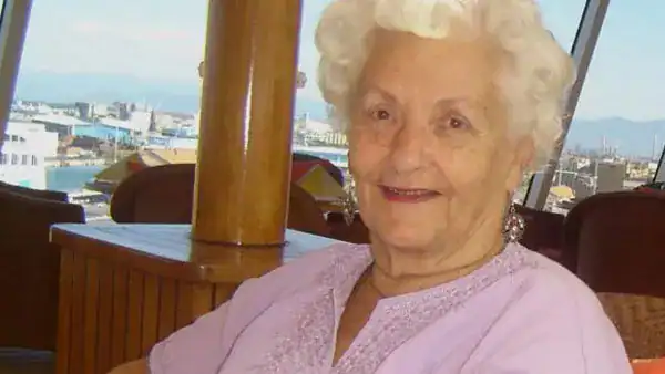 Old-Lady-Cruise